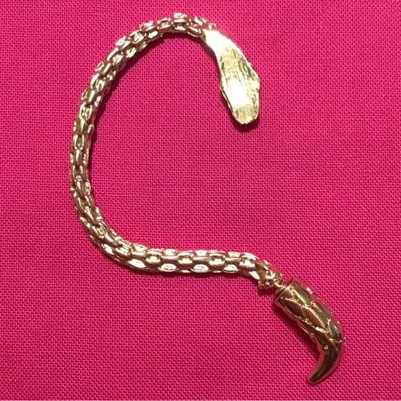 Gold Snake Ear Climber - Picture 2 of 3